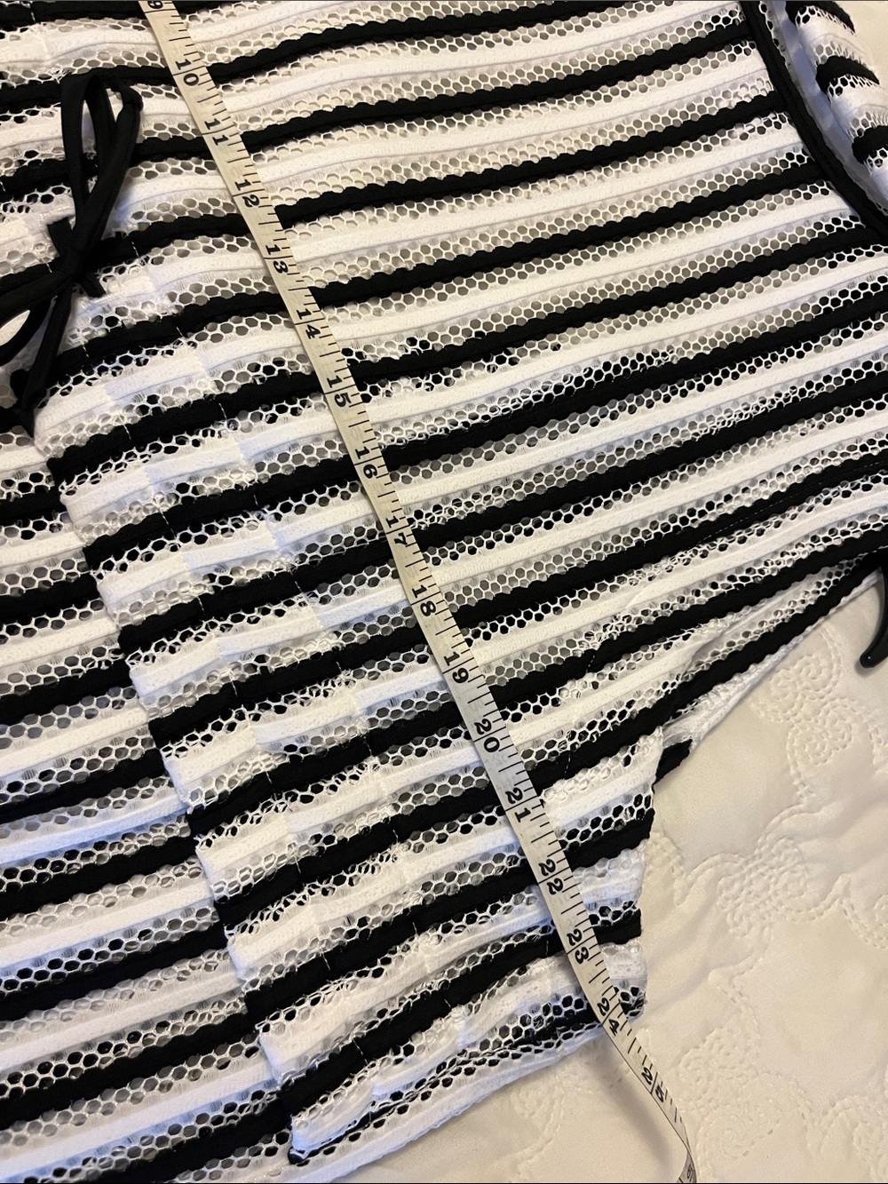 Striped Open Long  Cardigan Vest in Black and White - Picture 8 of 10